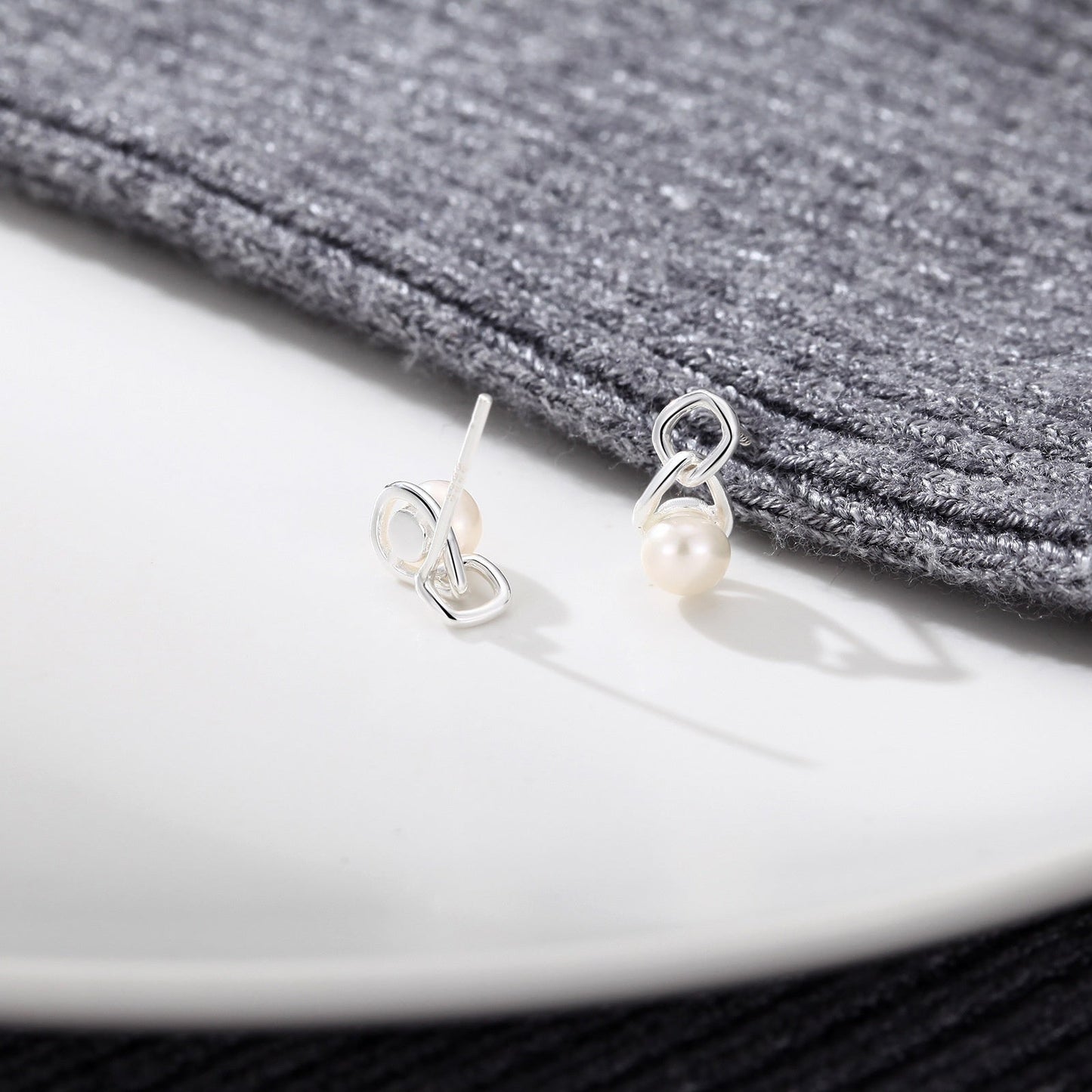 S999 Sterling Silver Pure Silver Light Luxury Stud Earrings Pearl Natural Freshwater