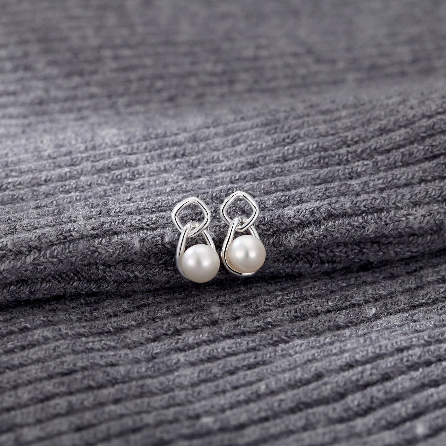 S999 Sterling Silver Pure Silver Light Luxury Stud Earrings Pearl Natural Freshwater